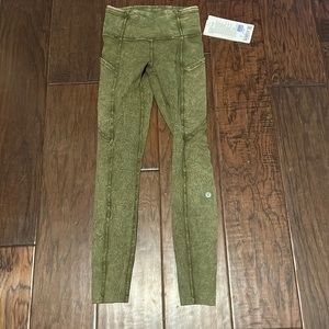 Lululemon size 2 moss green Fast and Free HR tight 25” original